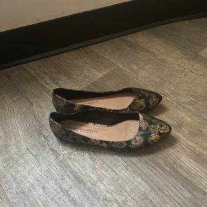 Christian Siriano Flats - Black and Gold